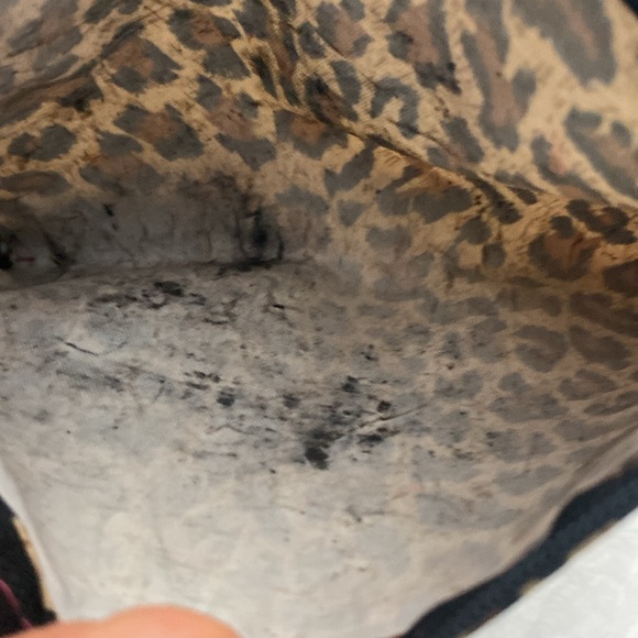 Leopard print cosmetic pouch - Picture 12 of 16